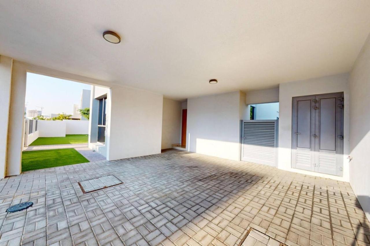 Sidra 1 - Incredible Five Bedroom Villa Дубай Екстериор снимка
